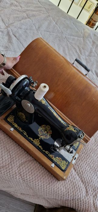 Старинна шивашка машина