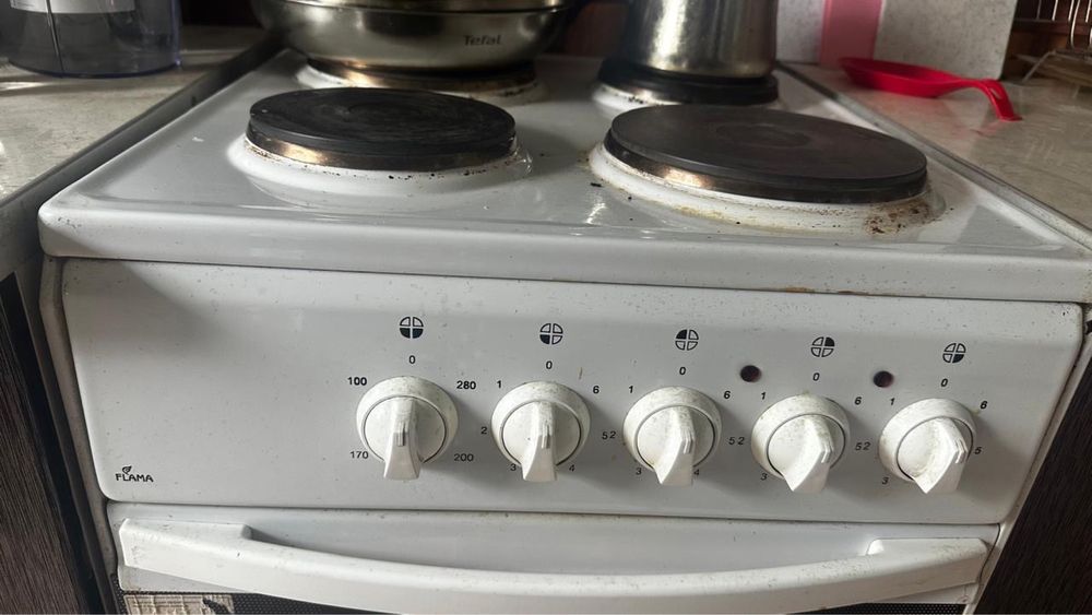 Продам газ плиту FLAMA