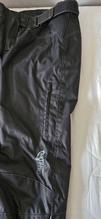 Продавам дамски, текстилен, Мото-панталон N36