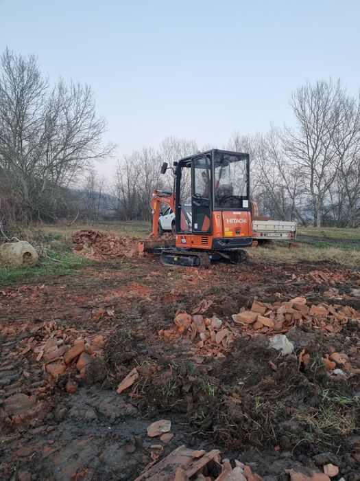 Lucrări cu miniexcavator - șanțuri, fundații, demolari