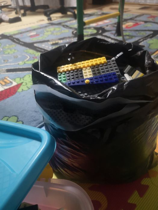 Домик с лего много