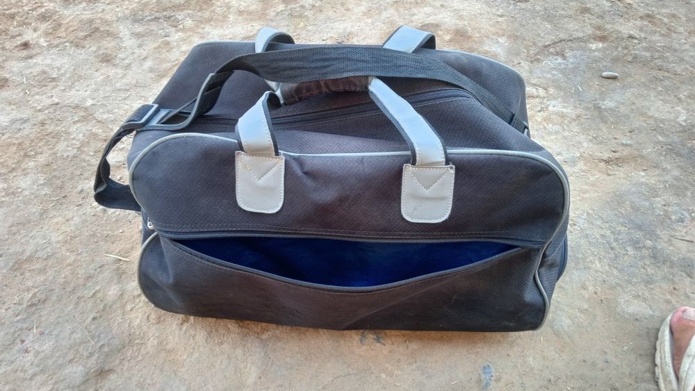 Багажниы сумка чемодан