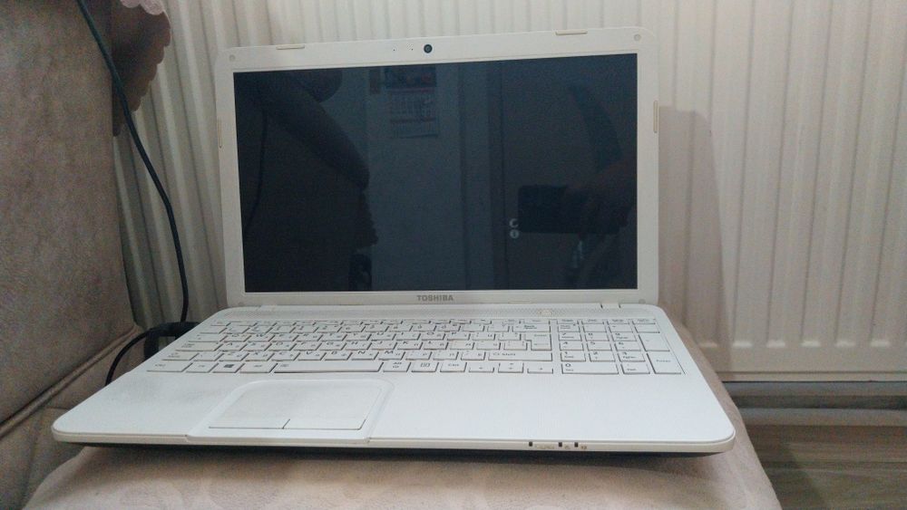 Toshiba лаптоп 15 inch