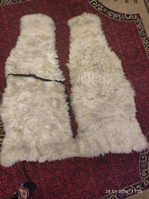 Продаются универсальные накидки на сиденья автомобиля.