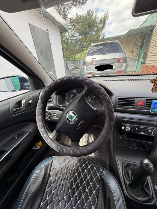 Продам машину Skoda Octavia.