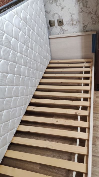 Односпальная кровать