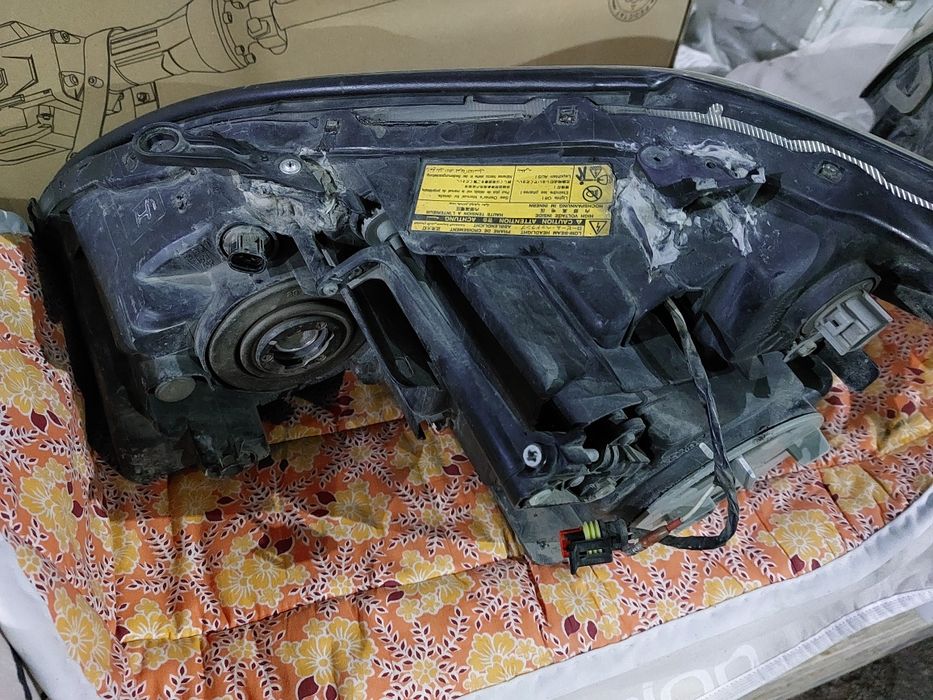 Фары на а/м Lexus rx330 ( пара) б/у