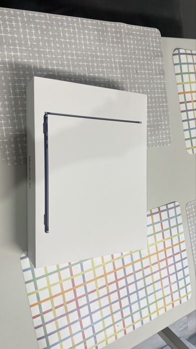 MacBook Air 13” M4 Sigilat