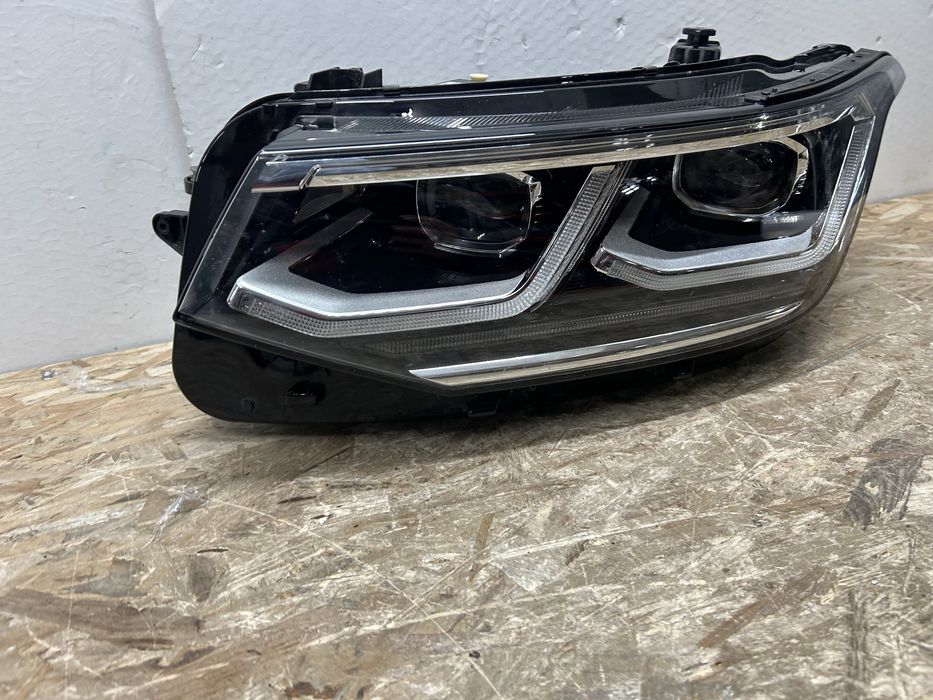 Far faruri VW Tiguan 2 facelift iQ led 5NB941081C stanga