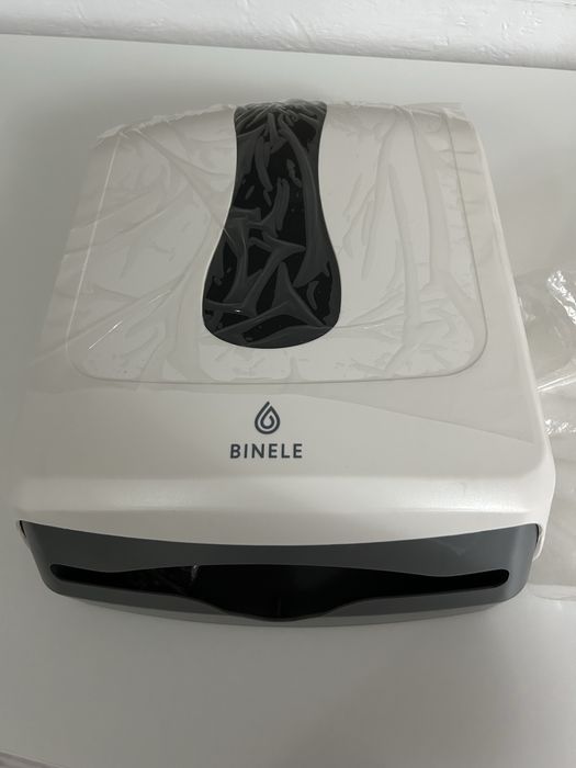 Диспенсер для бумажных полотенец