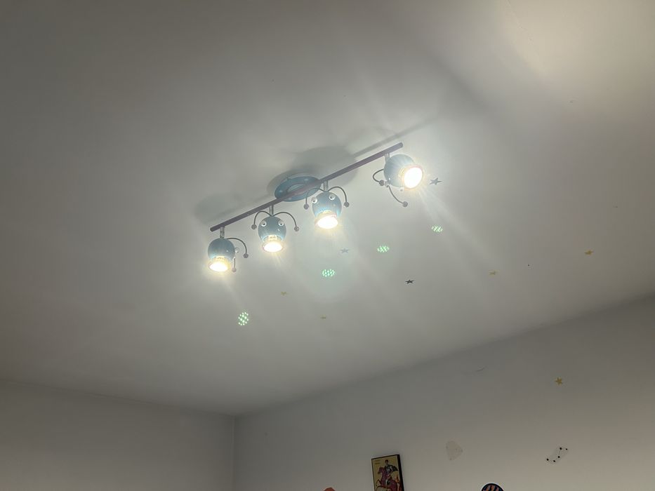 Lustra / corp de iluminat camera copii