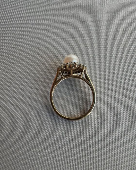 Inel din aur, perla si diamante