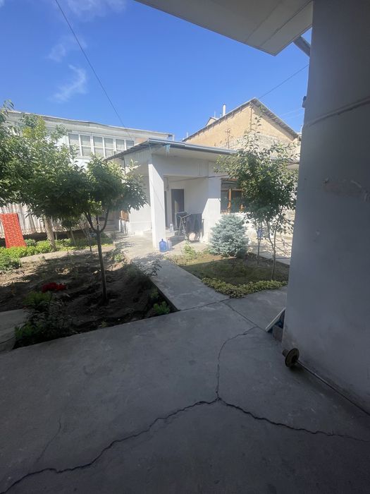 Uy sotladi yakasaroyda