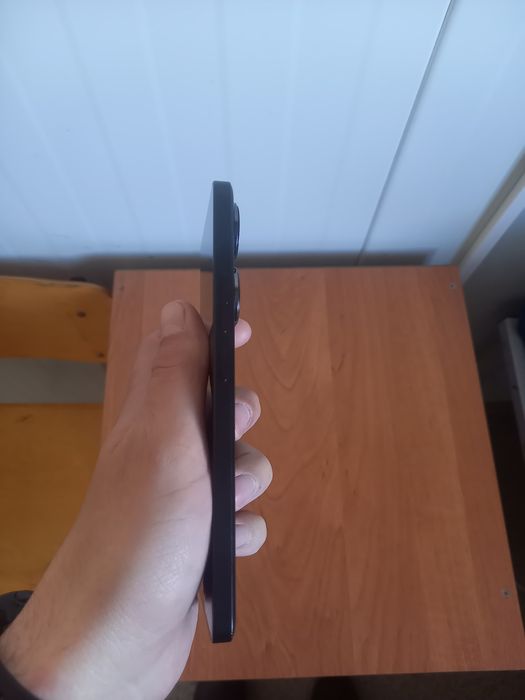 Poco F6 12/512 gb