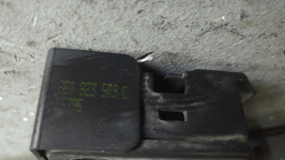 Broasca capota audi a4 b7 8e 8e0823509c