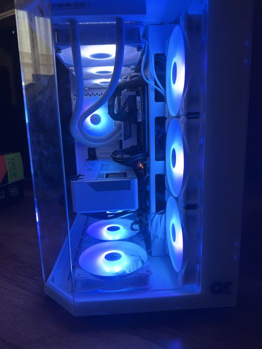 Мощен компютър/ I9 13900K/Водно/32GB/RTX 3090 24GB/2TB SSD