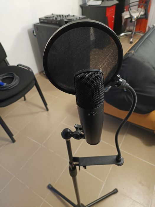 Microfon studio Emma Stitch