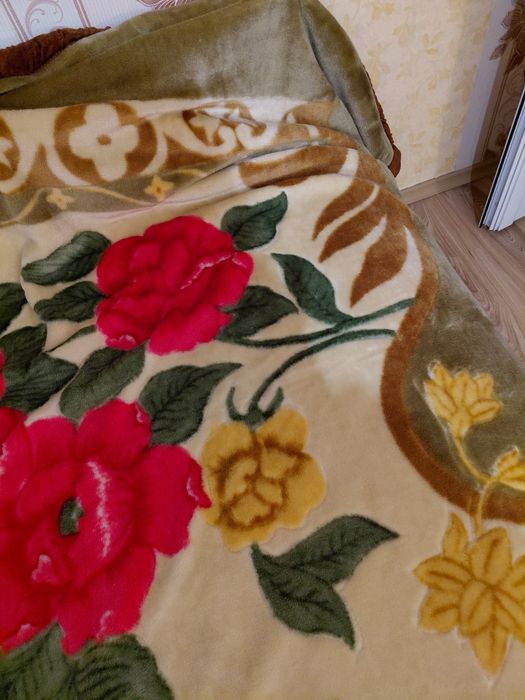 Плюшено покривало за спалня..