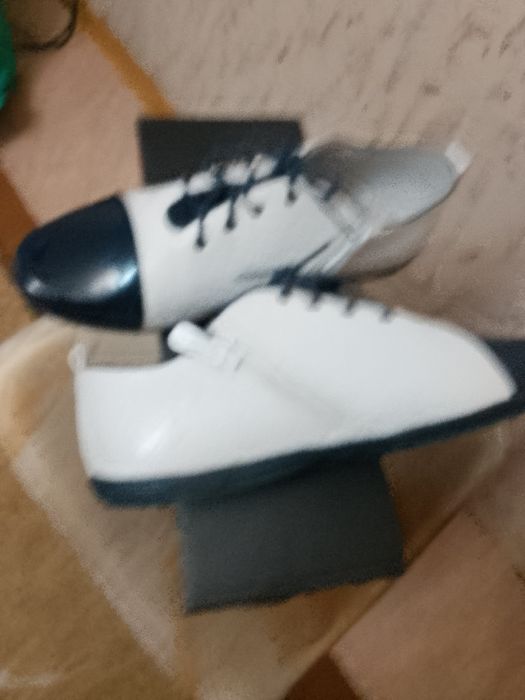 Продаётся женские ботиночки 36 размер.