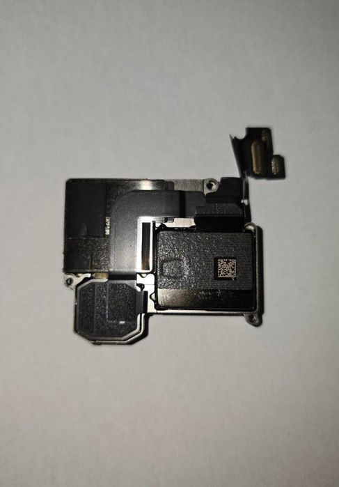 Камера iPhone 16 Pro оригинальная