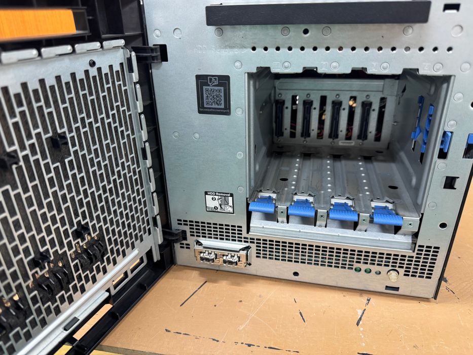 Продавам сървър HP ProLiant MicroServer Gen10