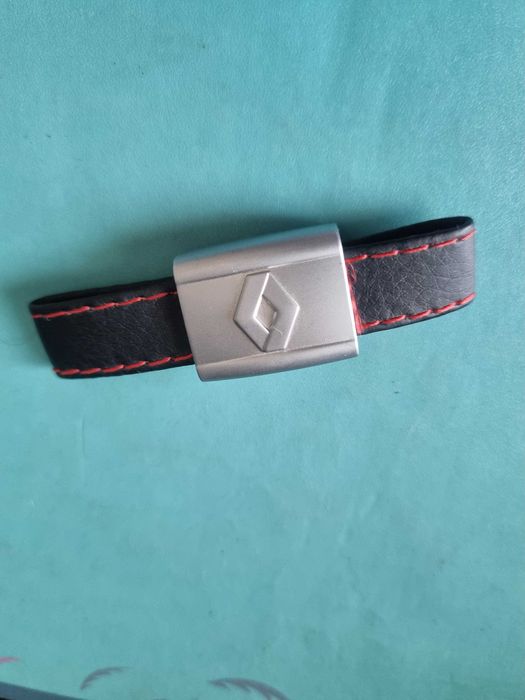 Breloc Renault modele din piele
