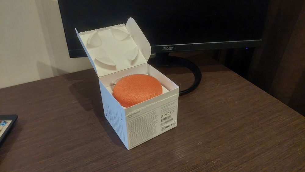 Продавам Google Home Mini! Приемам бартери.