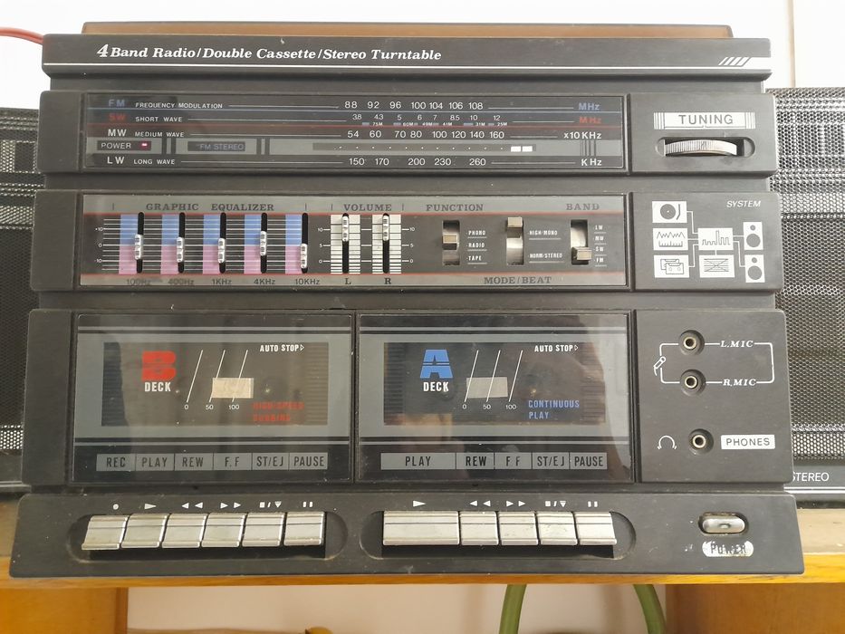 Sistem audio radio cu pick-up