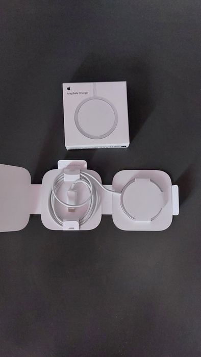 Apple Magsafe Charger  *