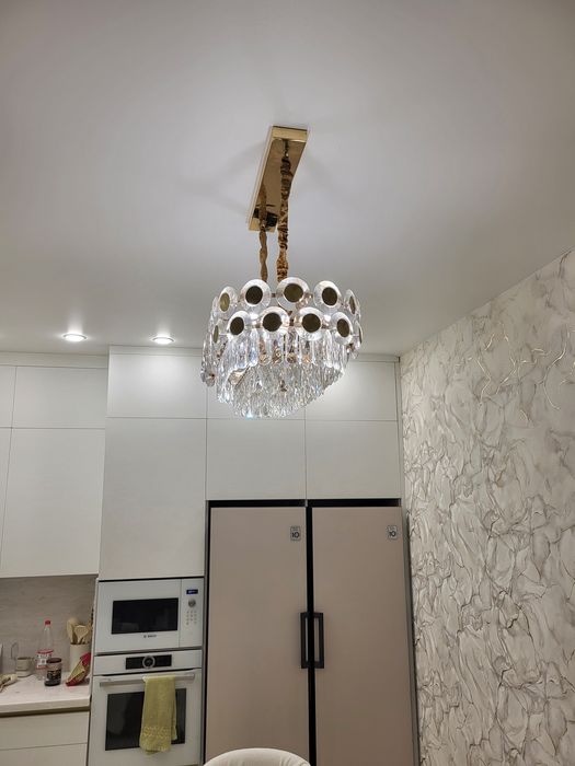 Продам люстру новую