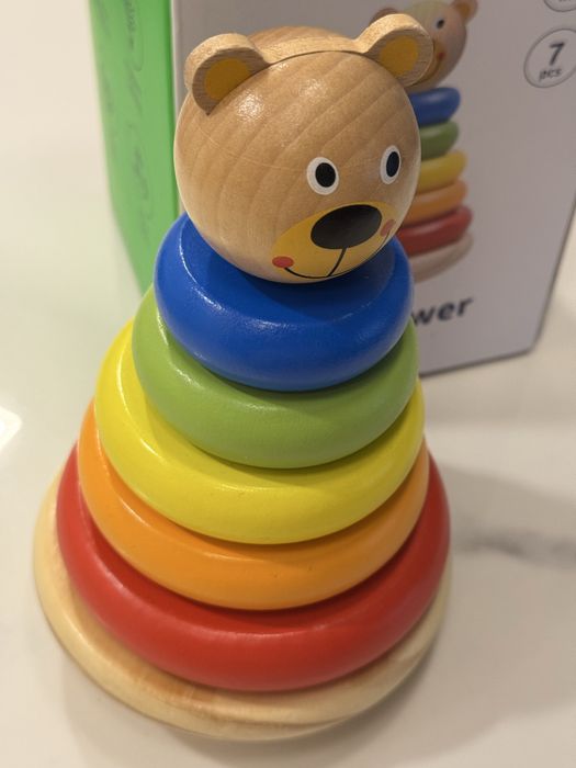 Дървена низанка с мече