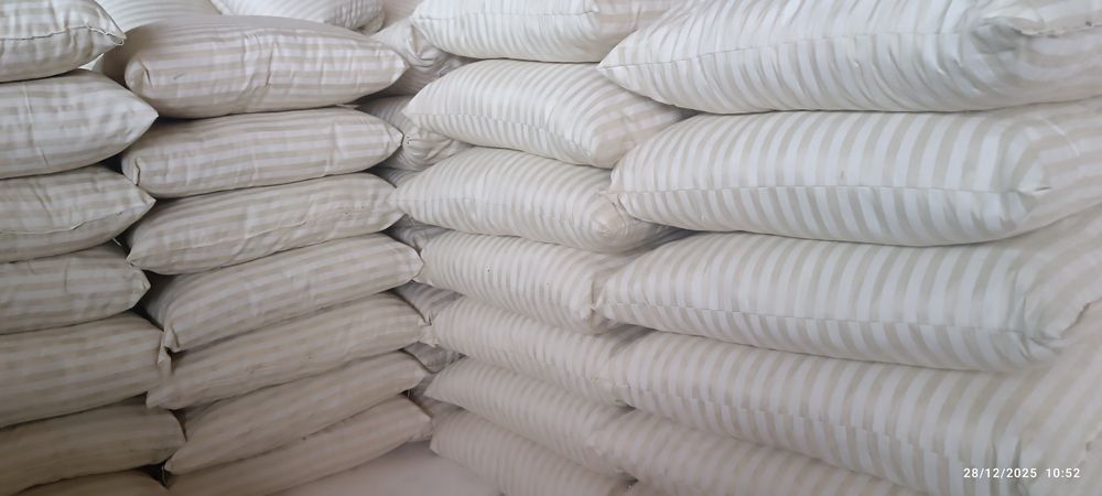 Matraslar va koʻrpa, yosti, pastelar.