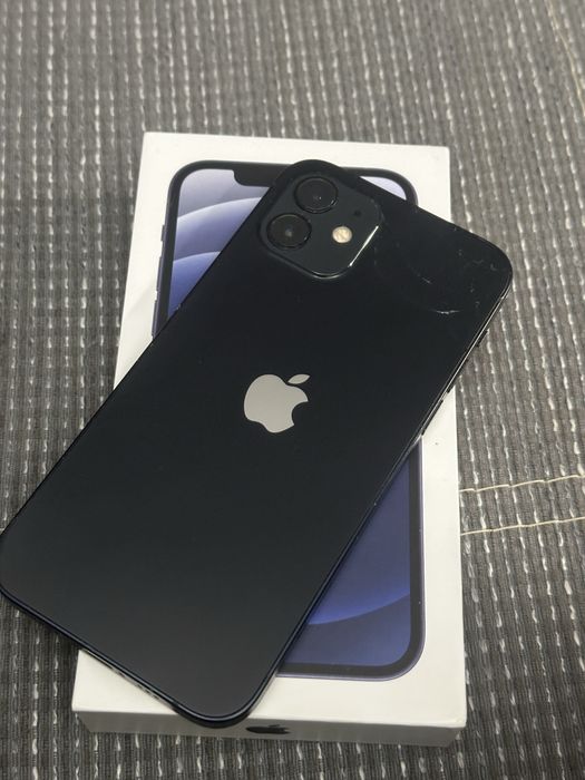 Продам айфон 12 64/black