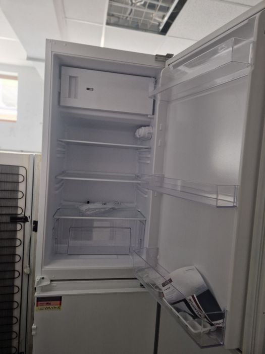 Хладилник за вграждане Inventum 101 см  A++ Нов