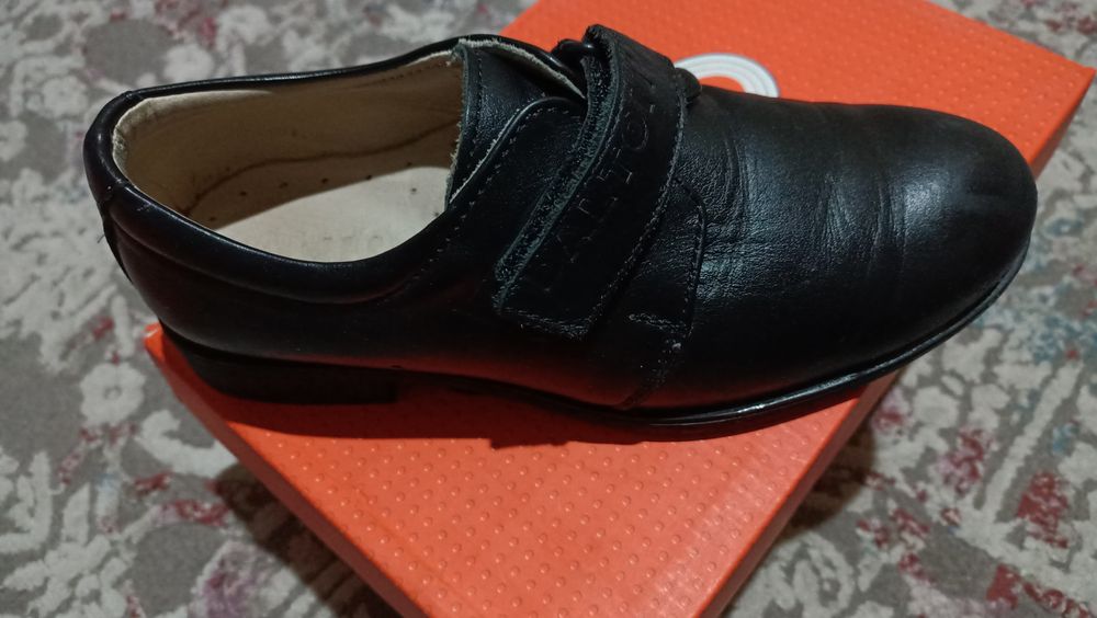 Продам детские туфли