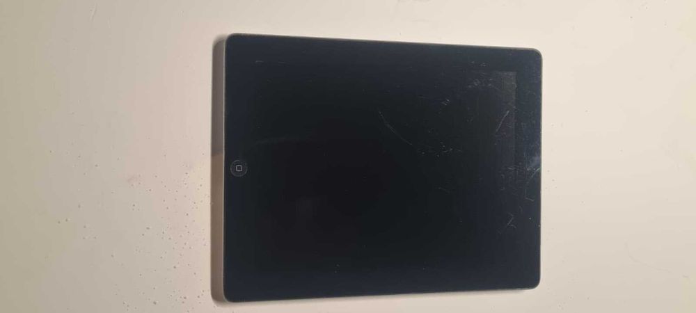LOT 4 x Apple iPad – iPad 2 + iPad 3 + iPad 4