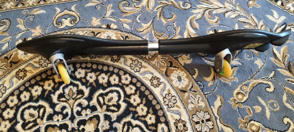 Продам скейт Снейкборд