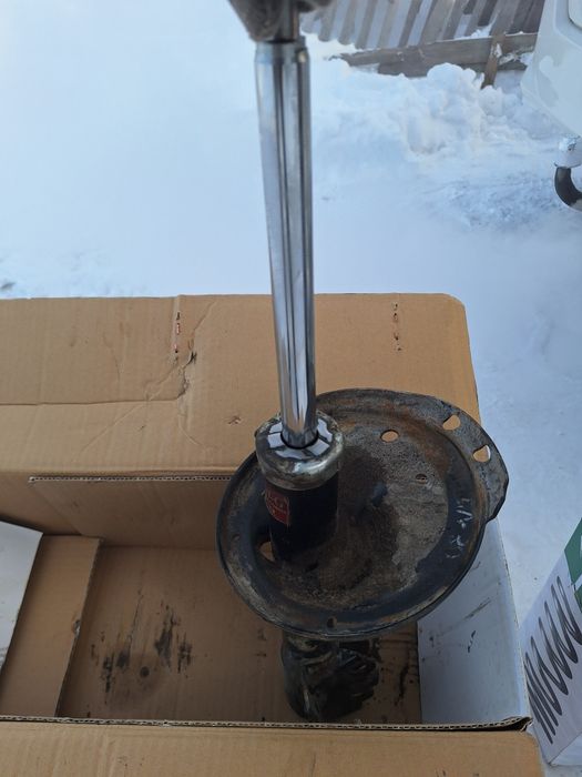 Продам стойки, пружины б.у