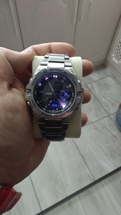 Продам оригинальные часы