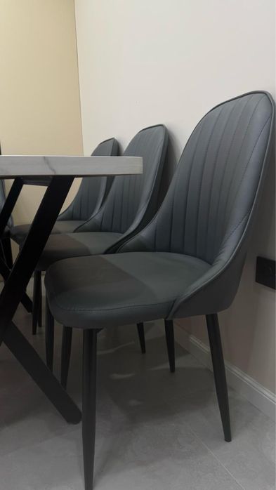 Продам Стол стулями комплект