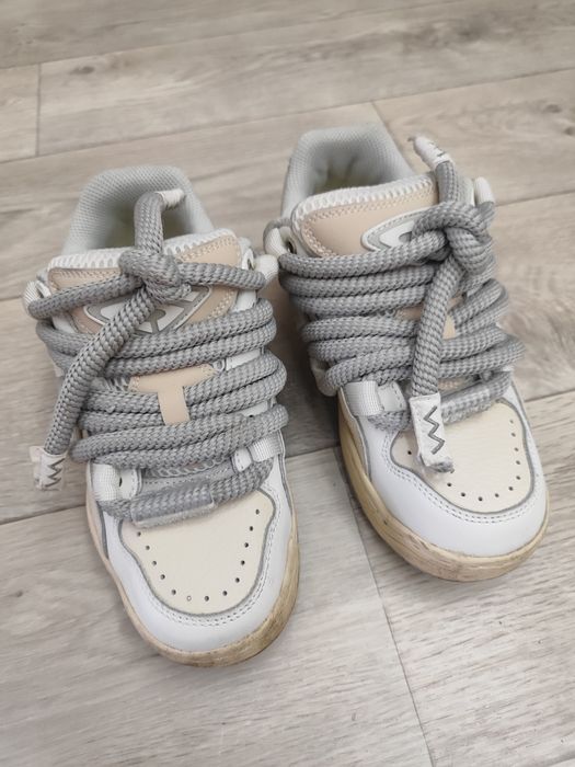 Подростковые кроссовки