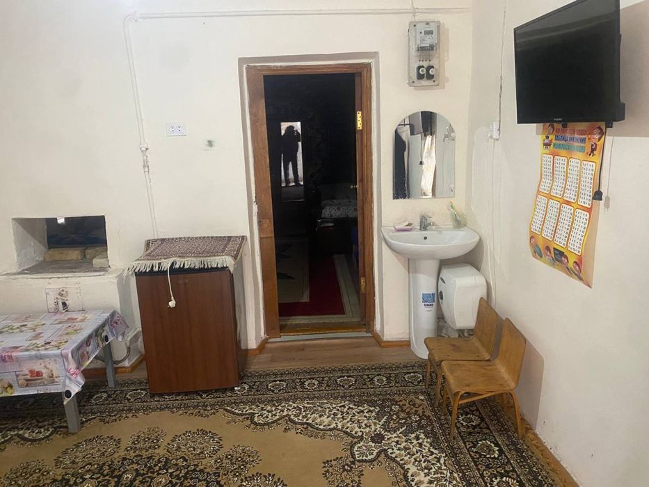 Янгиюль р. Посёлок Саид Ата участок 4соток 2комнатная с обстановкой