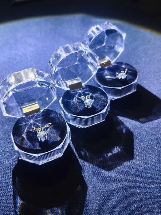 Сребърни дамски колиета с Мойсанит