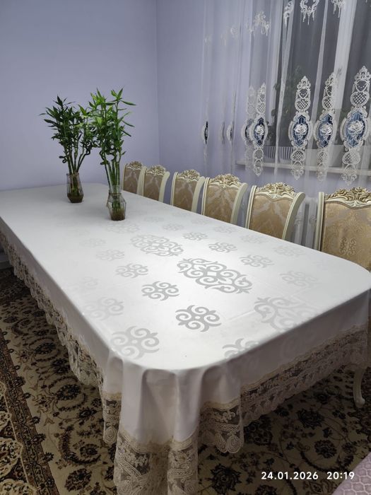 Стол для гостиной из дерева 3-3,5 метра