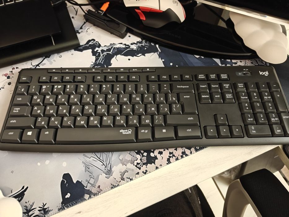 Logitech MK 295 111 клавиш