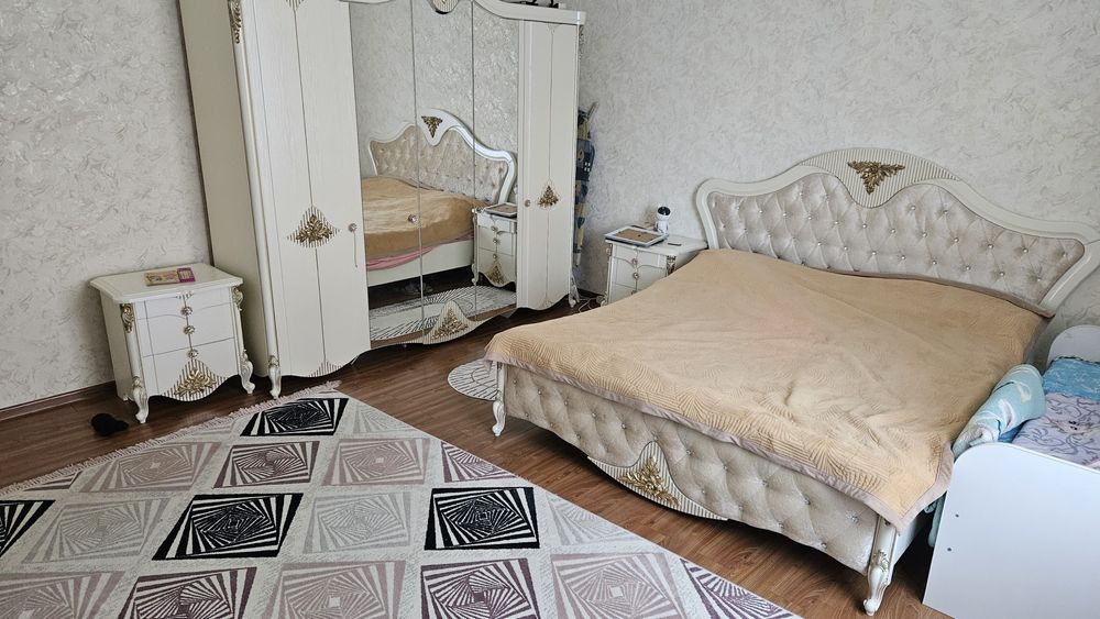 Спальный гарнитур