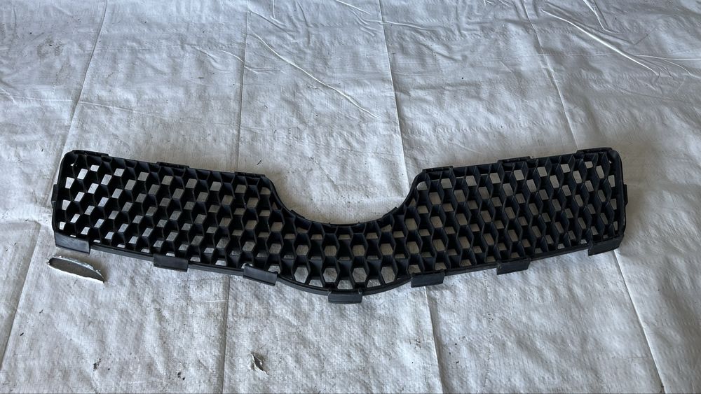 3 броя решетки Toyota Yaris 2005-2011