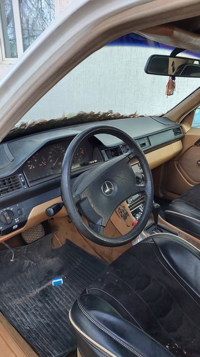 Продам мерседес 124. 2.3