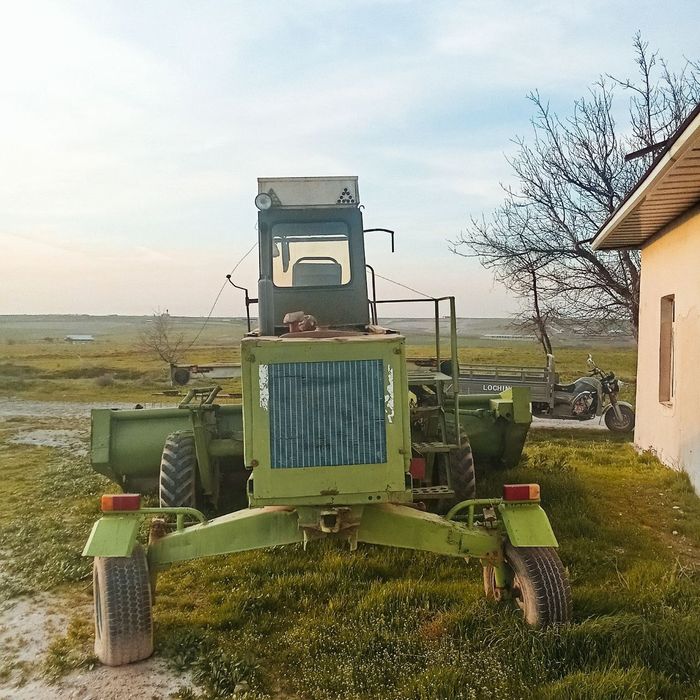 Beda uradigan traktor sotiladi.