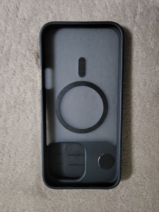 Продам чехол на iphone 16 pro max
